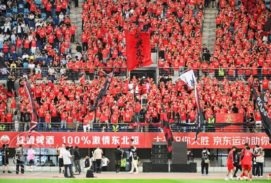 kaiyun-当东北超爆火遇到亚泰三十年  长春足球“超燃”|长春亚泰|职业|球迷|民间|王锁龙_新浪体育_新浪新闻